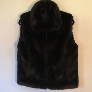 BROOKS BROTHERS 346 FAUX FUR BLACK VEST